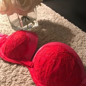 Victoria’s Secret “Very Sexy” Strapless Bra